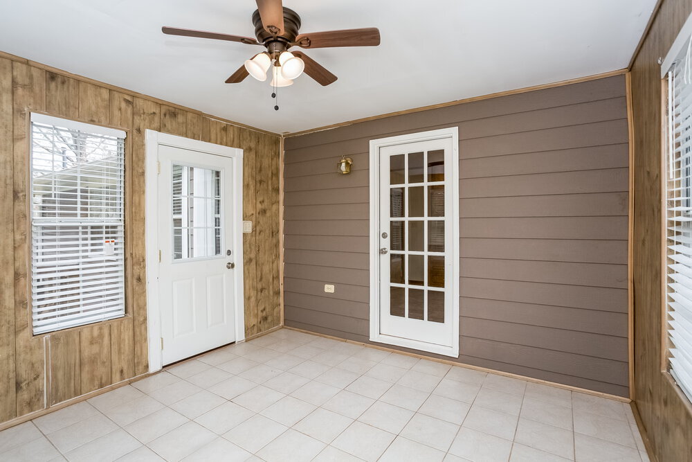 Building Photo - 105 Bennington Dr