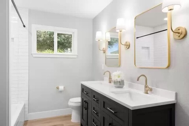 Building Photo - Amazing single level home in Lake of the P...