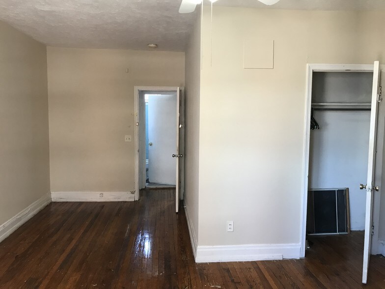 3rd bedroom - 5 W Biddle St