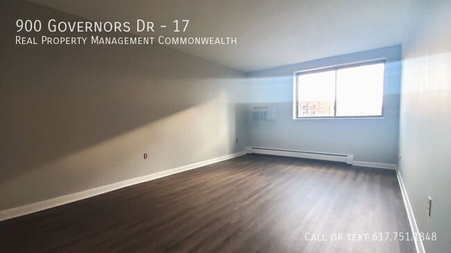 Building Photo - 900 Governors Dr