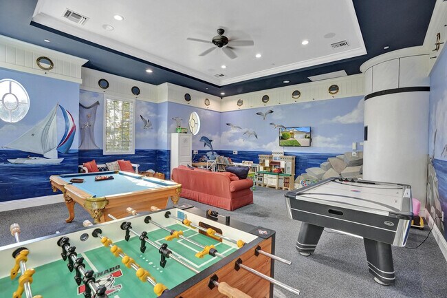 Building Photo - 118 NW Pleasant Grove Way