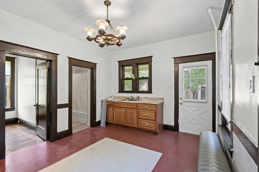 Building Photo - 320 Saratoga Ave