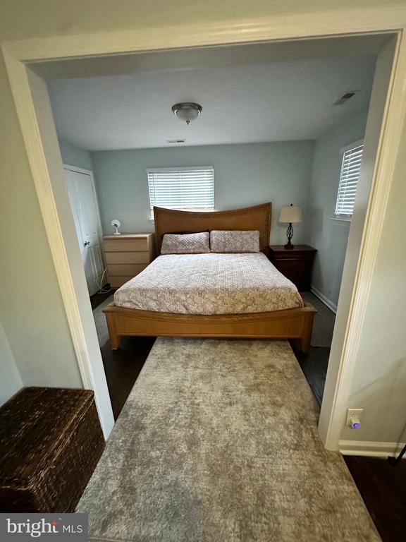 Building Photo - 10006 Green Forest Dr