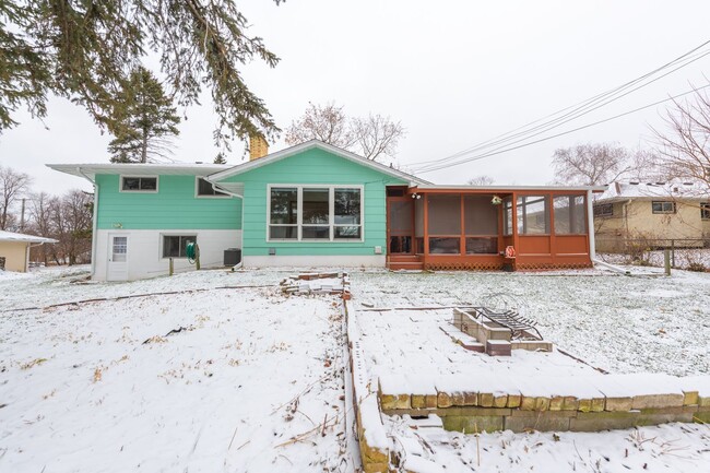 Building Photo - Great Roseville Home, Moundsview Schools, ...
