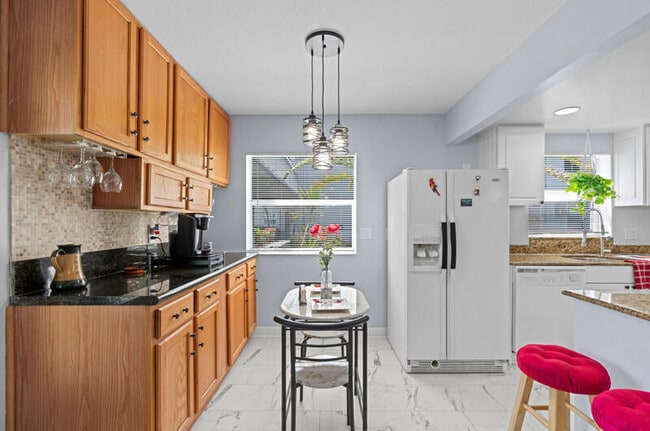 Building Photo - 212 Tuscany D