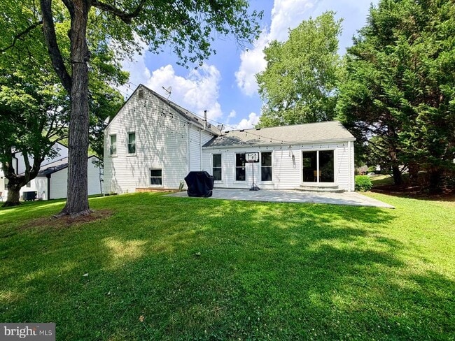 Building Photo - 12904 Missionwood Way