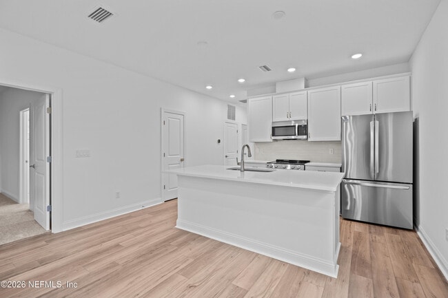 Building Photo - 221 Dartmouth Rd