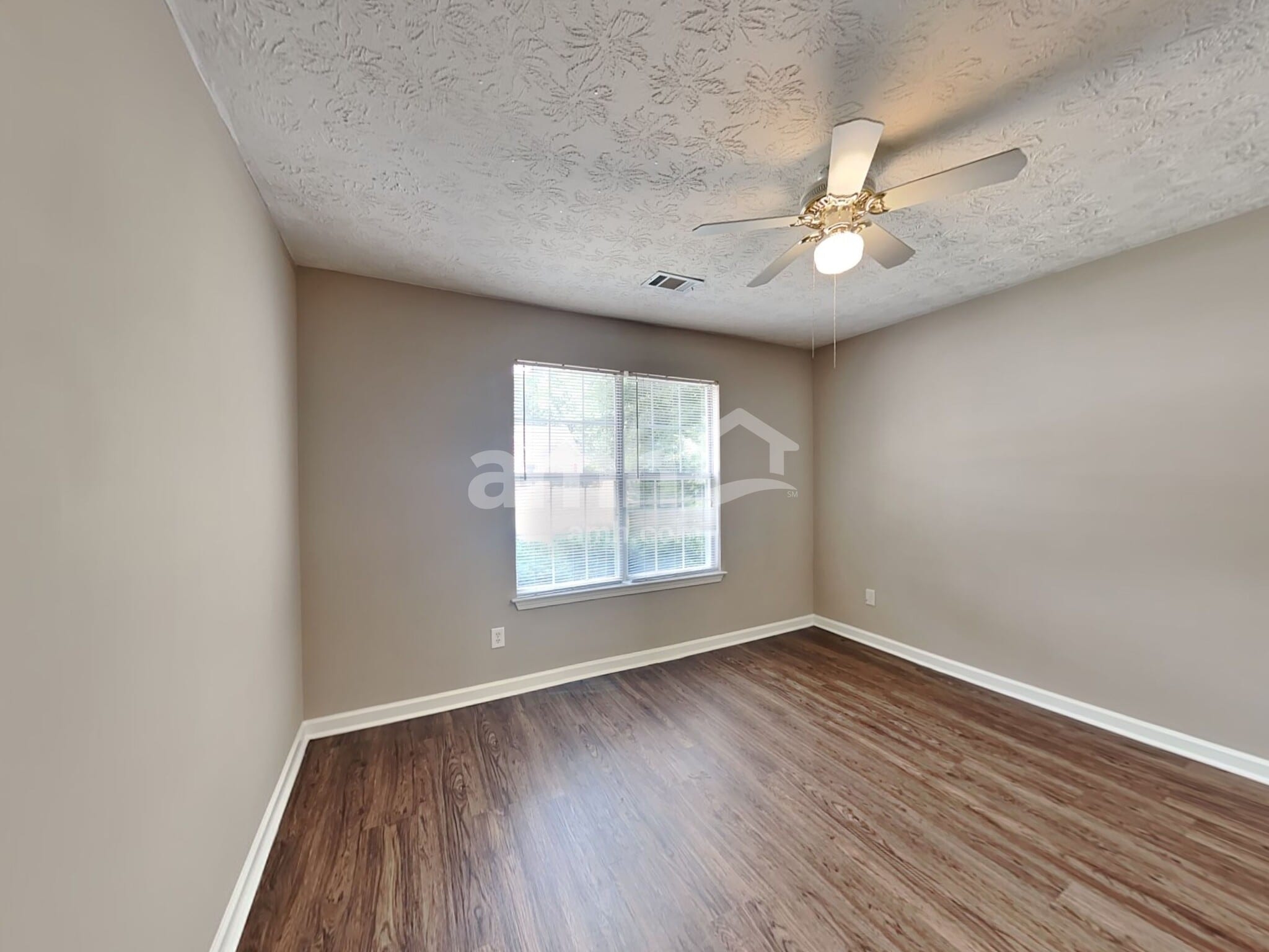 Building Photo - 1300 Wilkes Crest Dr