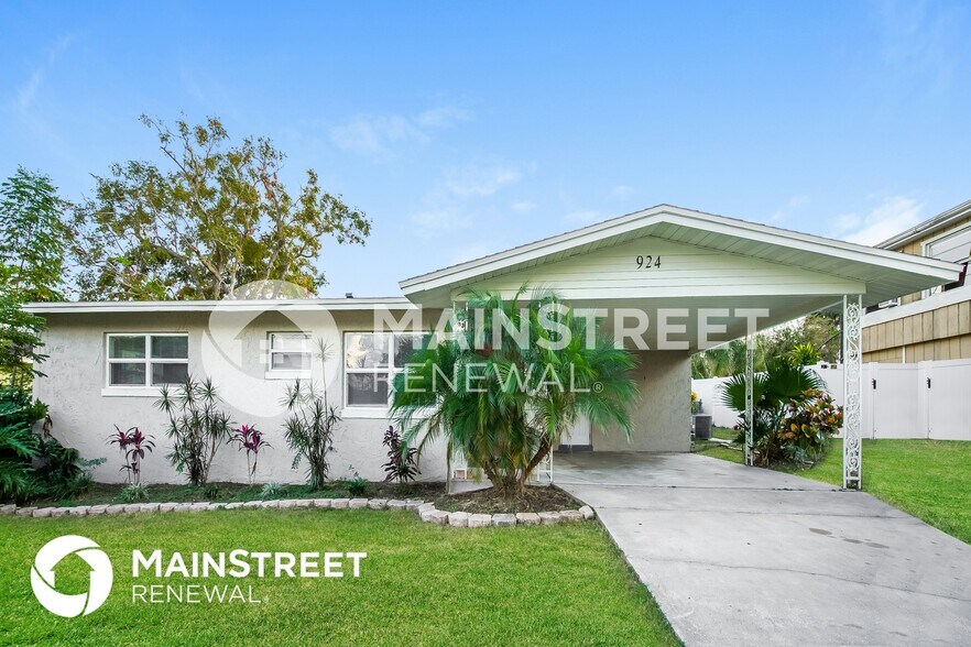 Primary Photo - 924 Ave T SE