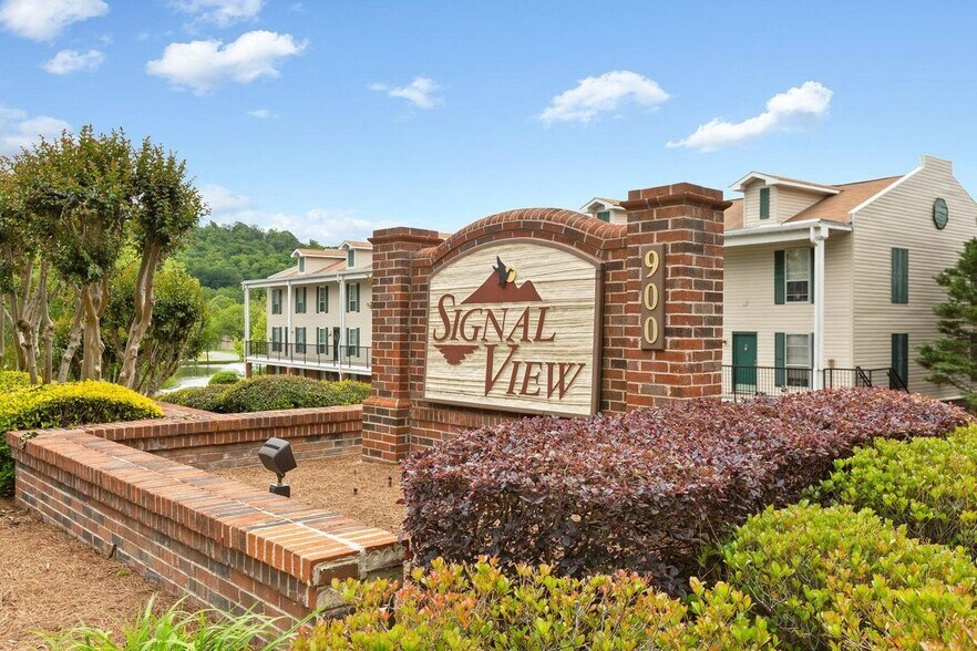 Building Photo - 900 Mountain Creek Rd