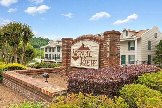 Building Photo - 900 Mountain Creek Rd