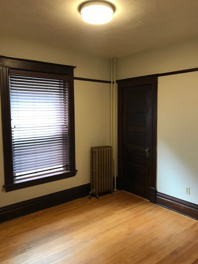 Building Photo - 715 S Phillips Ave