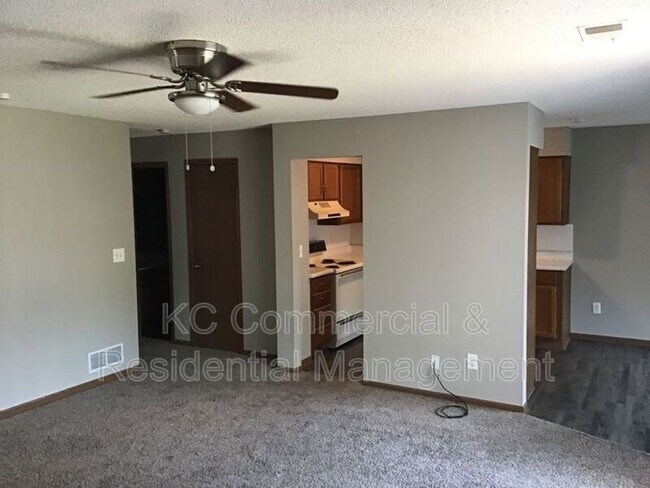 Building Photo - 211 W Main St