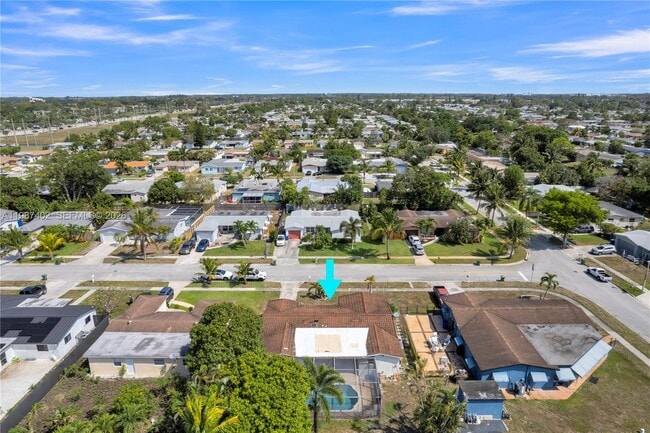 Building Photo - 6924 NW 8th Ct