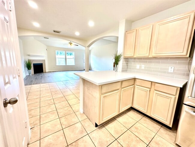 Building Photo - 25311 Clover Ranch Dr
