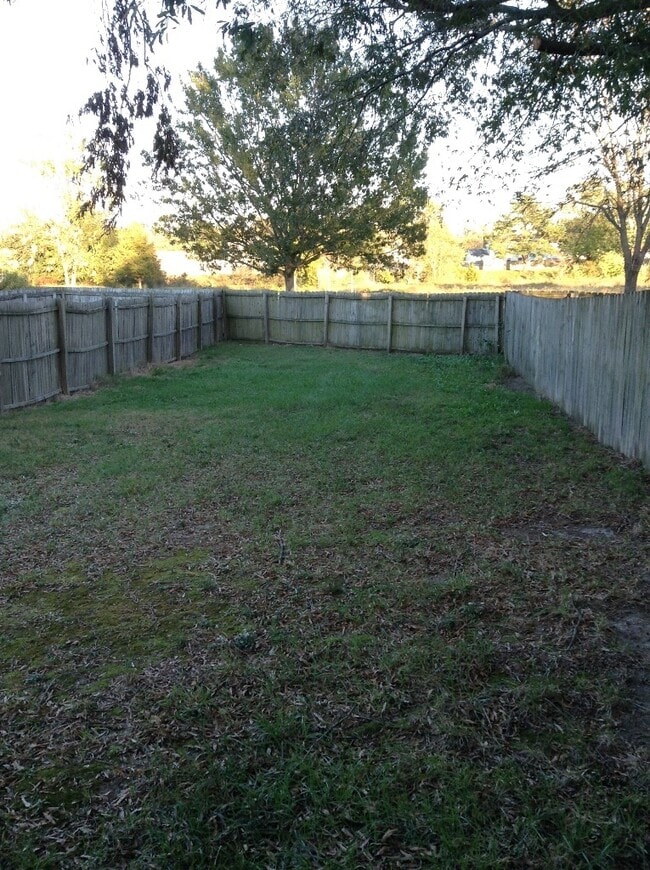 Building Photo - 1508 Fairfax Dr