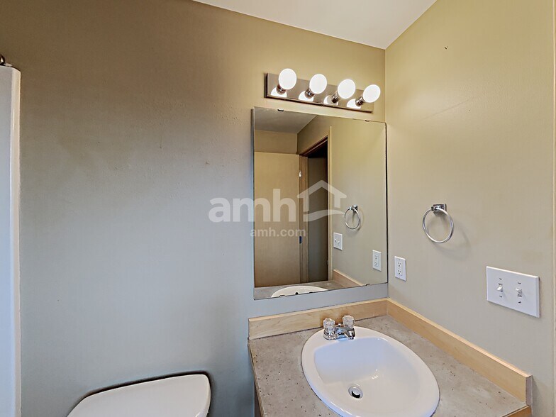 Building Photo - 17508 73rd Ave NE