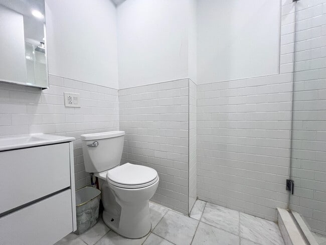 Building Photo - 18 Avenue B