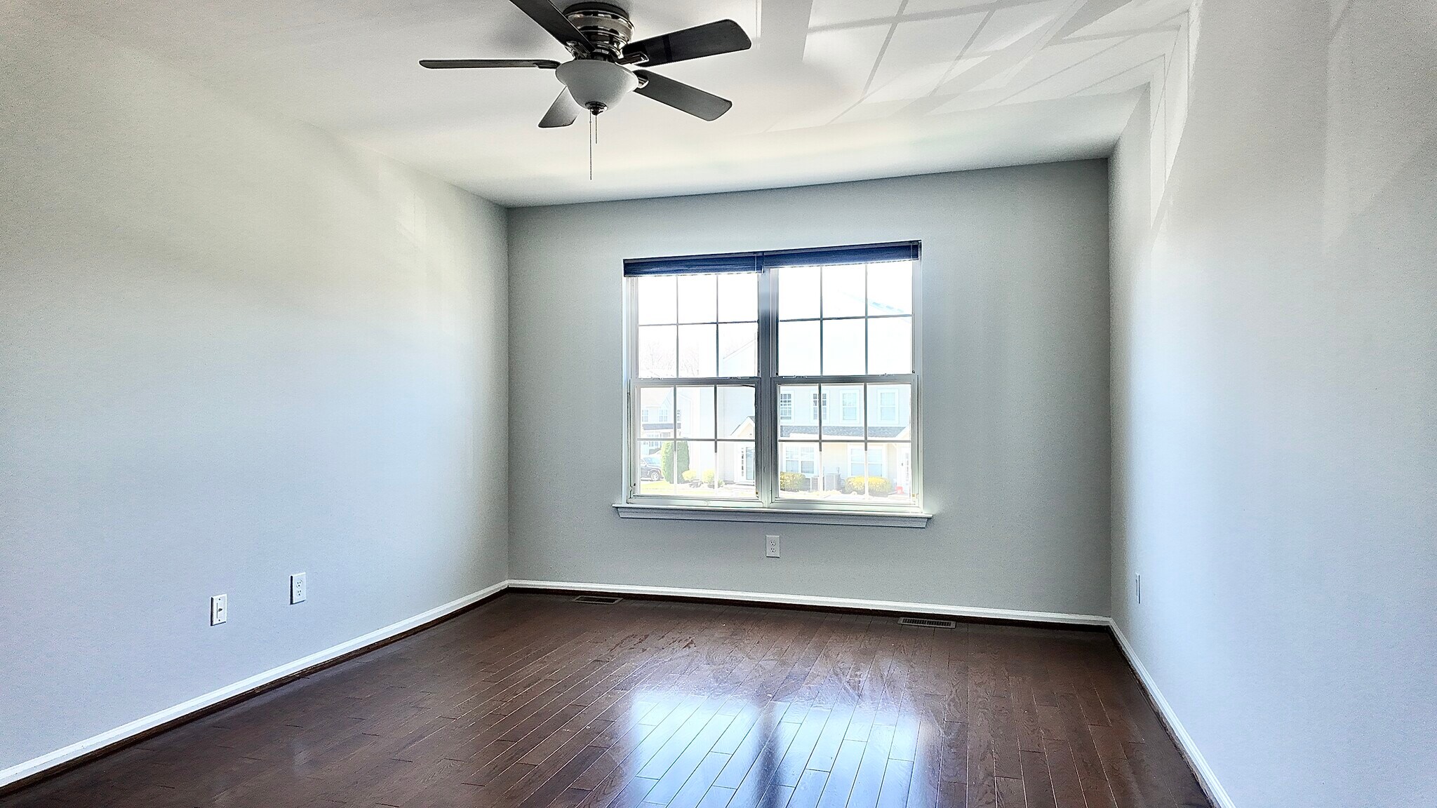 2 bedrooms with walk-in closets - 603 Kirby Way