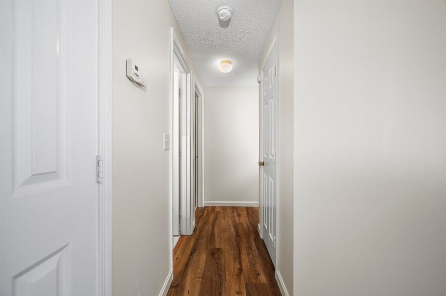 Building Photo - 50 Brookside Dr