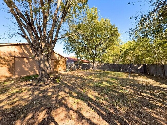 Building Photo - 1233 Steinburg Ln