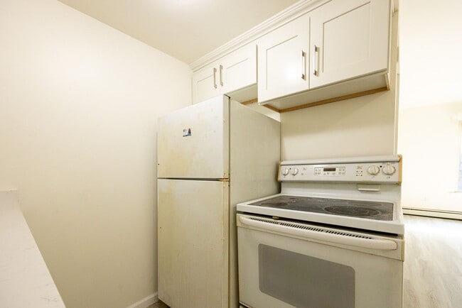 Building Photo - 22330 W Warren Ave