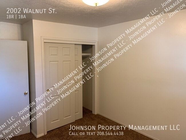 Building Photo - 2002 Walnut St