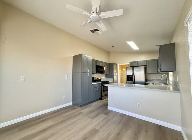 Building Photo - 1009 Torington Dr