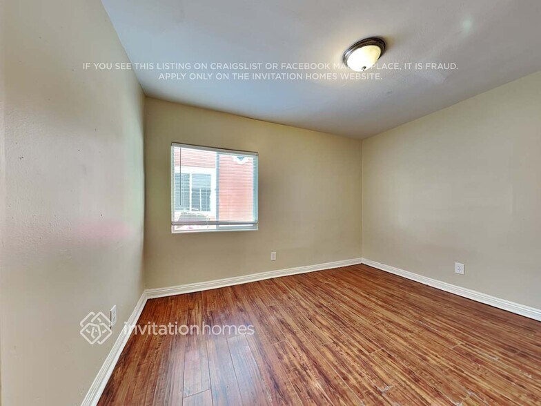 Building Photo - 523 W 102nd St