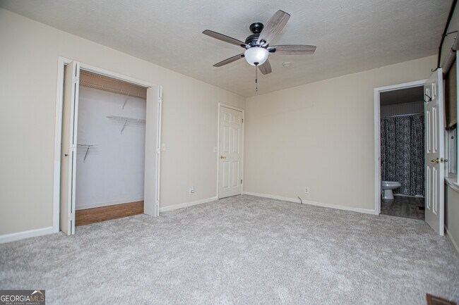 Building Photo - 1499 Stonington Ct