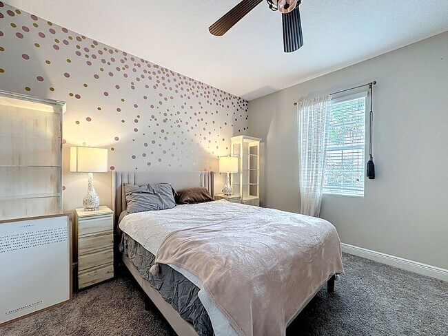 Building Photo - FURNISHED 4 Bedroom House + Office + Home ...
