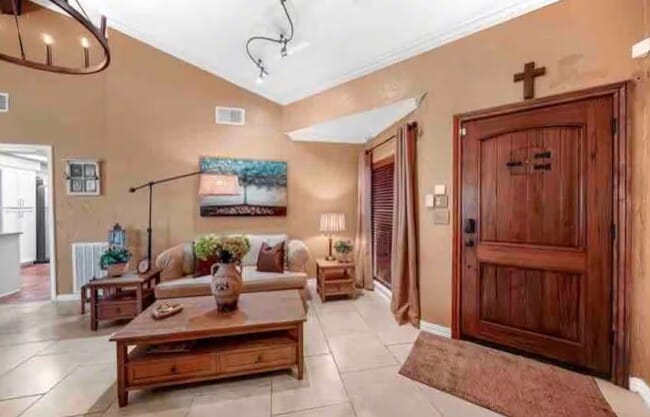 Building Photo - 2526 Creekway Cir