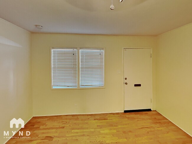 Building Photo - 14 Garrison Dr