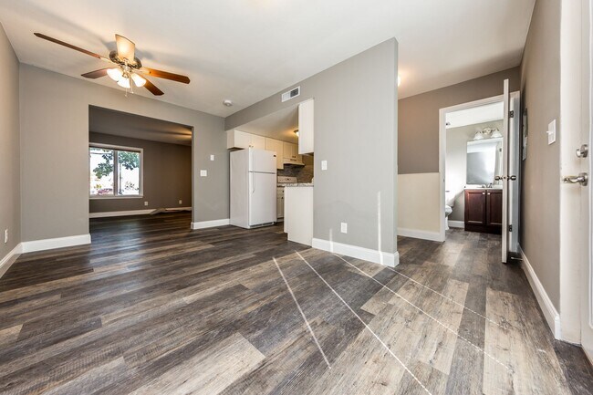 Building Photo - Southview Plaza Townhomes