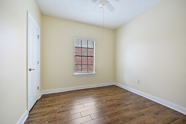 Building Photo - 17418 Deer Lake Ave