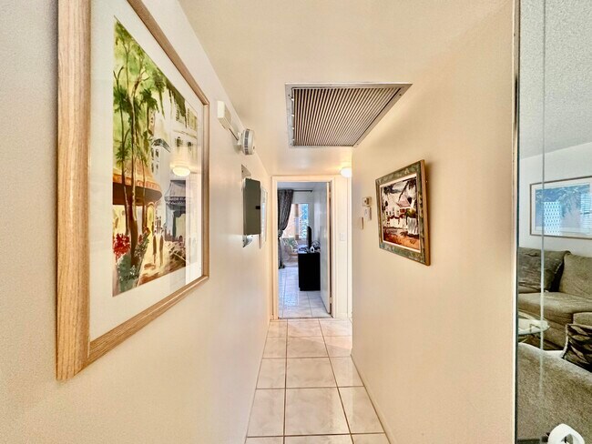 Building Photo - 1805 Eleuthera Point
