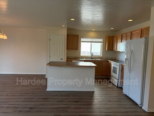 Building Photo - 677 N Kayden Way
