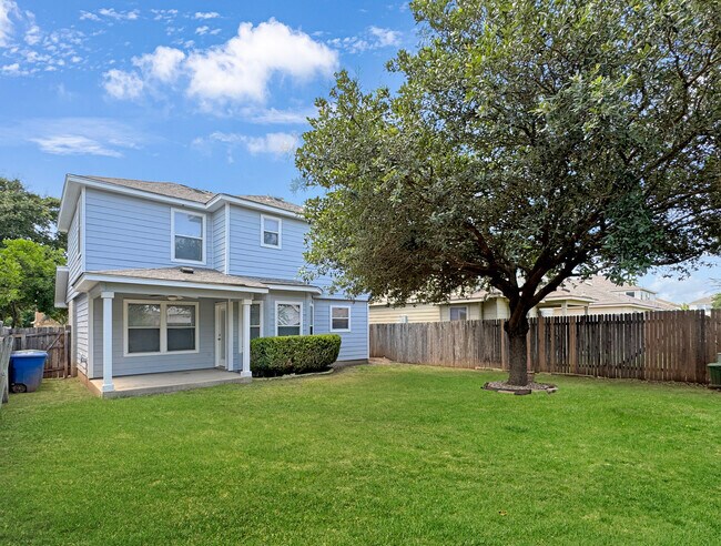 Building Photo - 11114 Dewberry Field