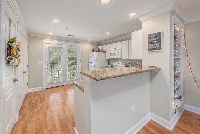 Building Photo - Fall 2026 Move In! 2 Bed, 2 Bath Woodlands...