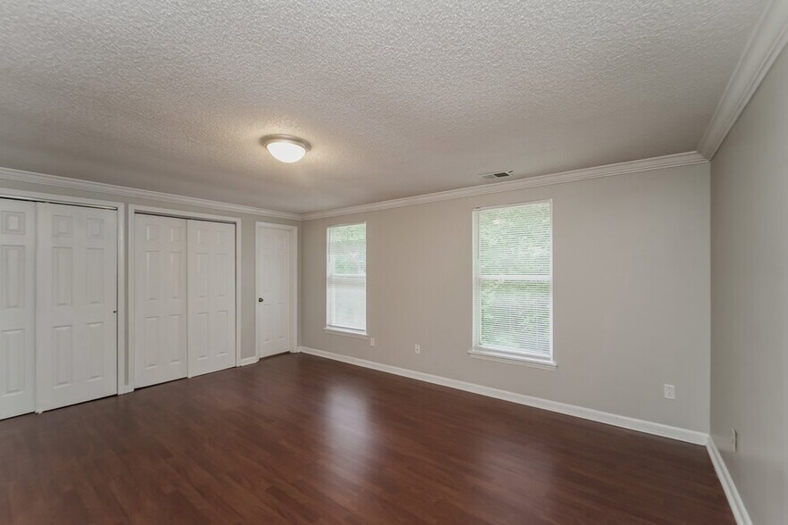 Building Photo - 5708 Running Wood Ln