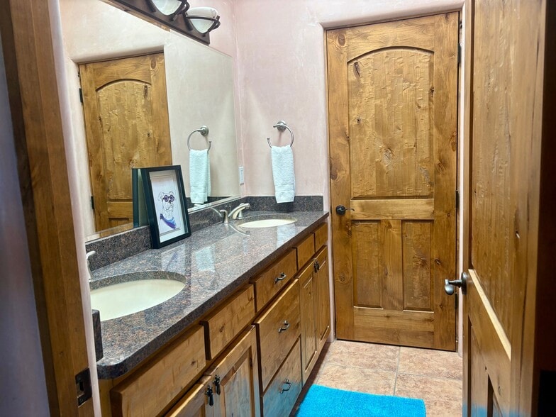 Building Photo - 31 Cll Capulin