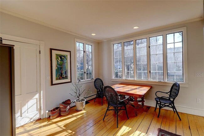 Building Photo - 37 Barnes St