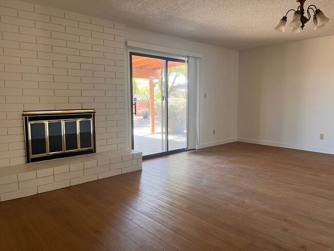 Building Photo - AWESOME TEMPE HOME!!