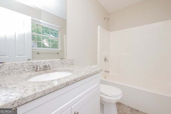 Building Photo - 2703 Holly Berry Dr