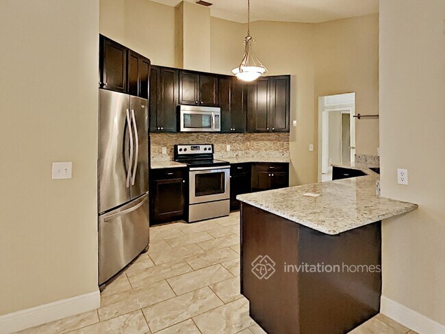 Building Photo - 641 Ridgewood St