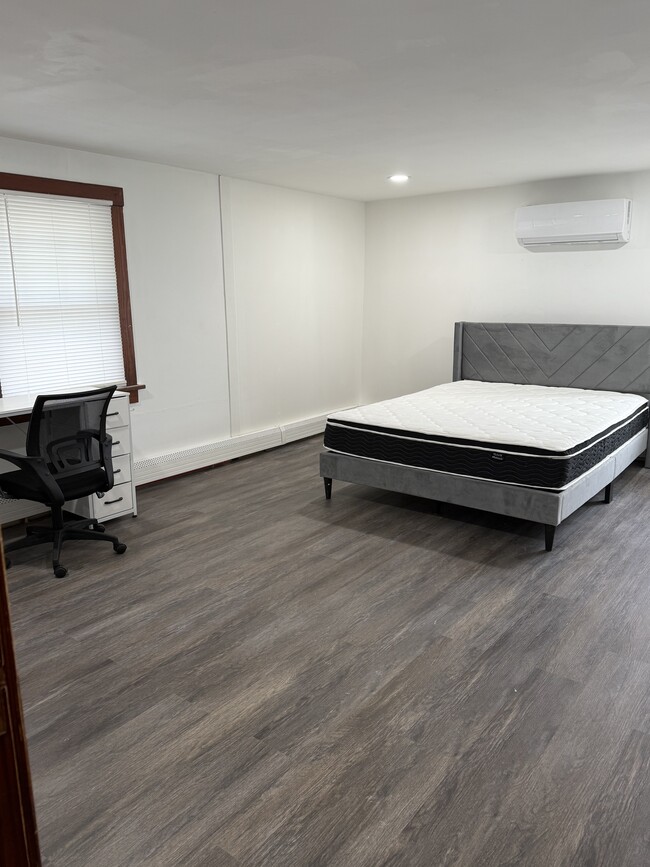 Building Photo - 170 Walker Hill Rd