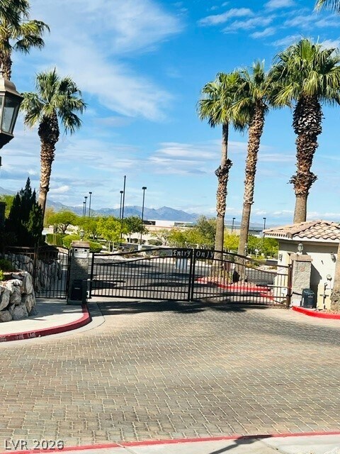 Building Photo - 1320 Red Gable Ln