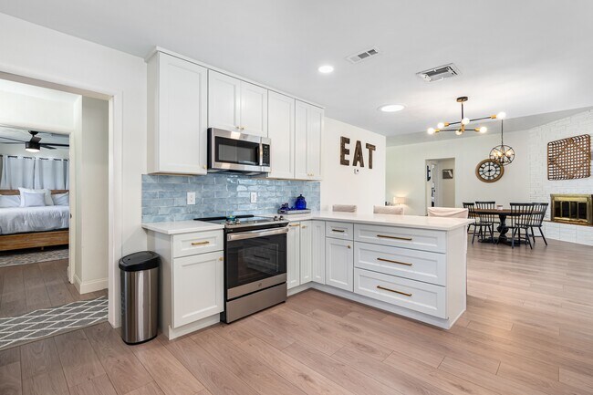 Building Photo - 94 Ivanhoe Dr