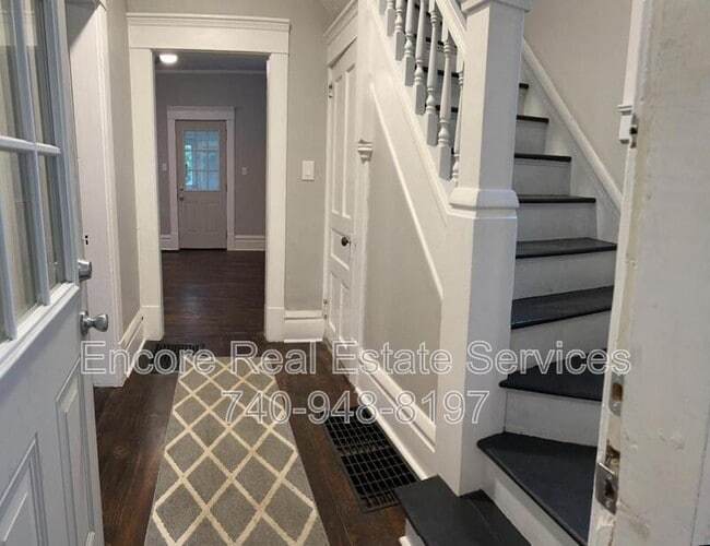 Building Photo - 526 Daniel Ave