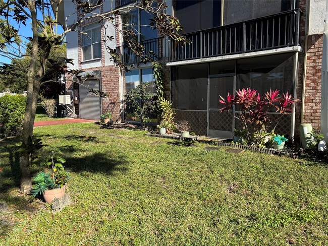 Building Photo - 3650 Inverrary Dr